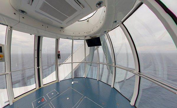 8. Geminin 90 metre üstünde müthiş bir manzaraya sahip bir seyir platformu var.
