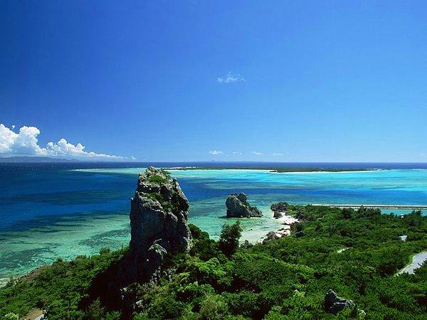 3. Okinawa Adası, Japonya