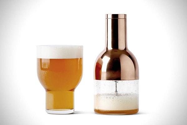 28. Evde şişeden bira içmek hiçbir zaman barda büyük bira bardaklarından içmekle aynı tadı vermez. Tabi Menu Beer Foamer'ınız varsa başka.