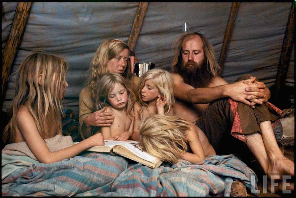 70'lerde Hippilerin Yaşadığı İlginç ve Doğal Hayatı Gözler Önüne Seren 47 Fotoğraf