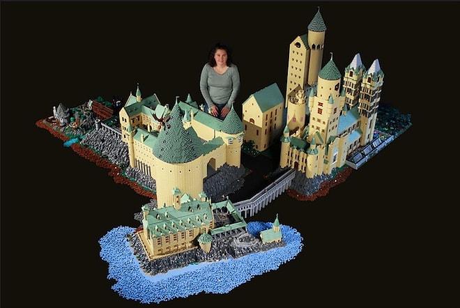 400.000 Lego Taşı Kullanarak Hogwarts Cadılık ve Büyücülük Okulu'nun Modelini Çıkaran Hırslı Kadın