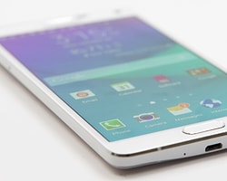 Galaxy S6 Suya Dayanıklı Olmayacak!