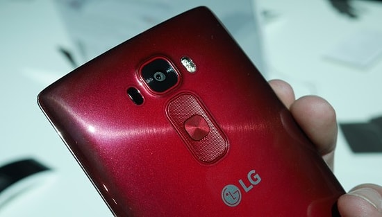 LG G Flex 2 Satışa Çıkıyor