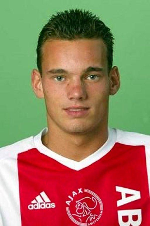 27. Wesley Sneijder