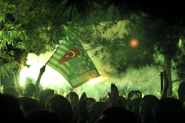 6. Şehrinin takımına sımsıkı bağlanmaktır.