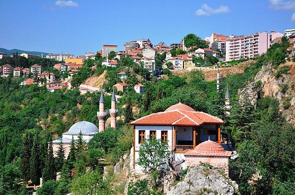 3. Eskişehir, Bursa, Sakarya, Bolu, Kütahya ve bunların arasında büyümeye direnen, kendini ispat çabasında Bilecik.