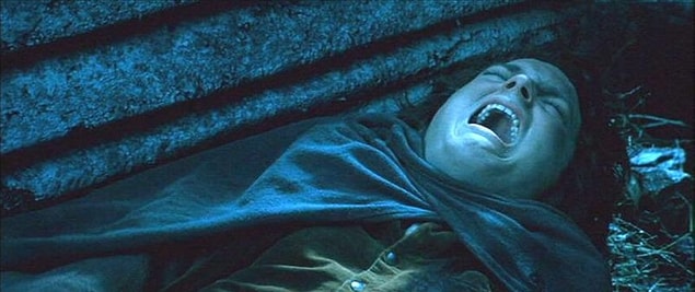 4. Frodo'nun Nazgul tarafından yaralanması gibi bir şey.
