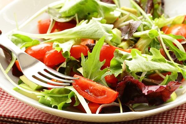 12. Salatanızda sızma zeytin yağ kullanın.