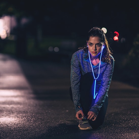 Dünyanın İlk Lazer Işıklı Kulaklıkları