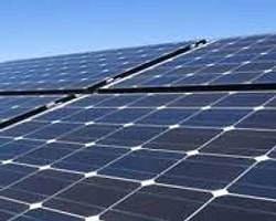 "Aygıt aracınızı güneş yokken bile şarj etmenizi sağlayacak. Gündüz arabanızla dolaşırken güneş enerjisini toplayacak ve gece bu enerjiyi aracınıza aktaracak."