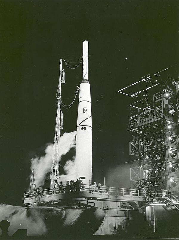 11 Ekim 1958 : NASA ilk uzay aracı Pioneer 1'i fırlattı.