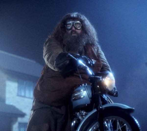 8. Hagrid'in motoru ödünç maldır.