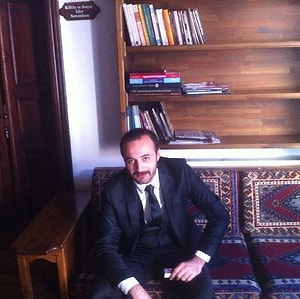 zeki özütürk Yazar Profil Resmi