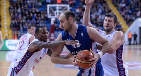 Anadolu Efes Farklı Kazandı