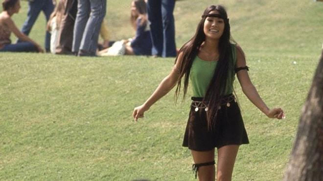 1960'lı Yıllarda Liseli Hippi Kızların İlginç Tarzlarını Gösteren 16 Fotoğraf