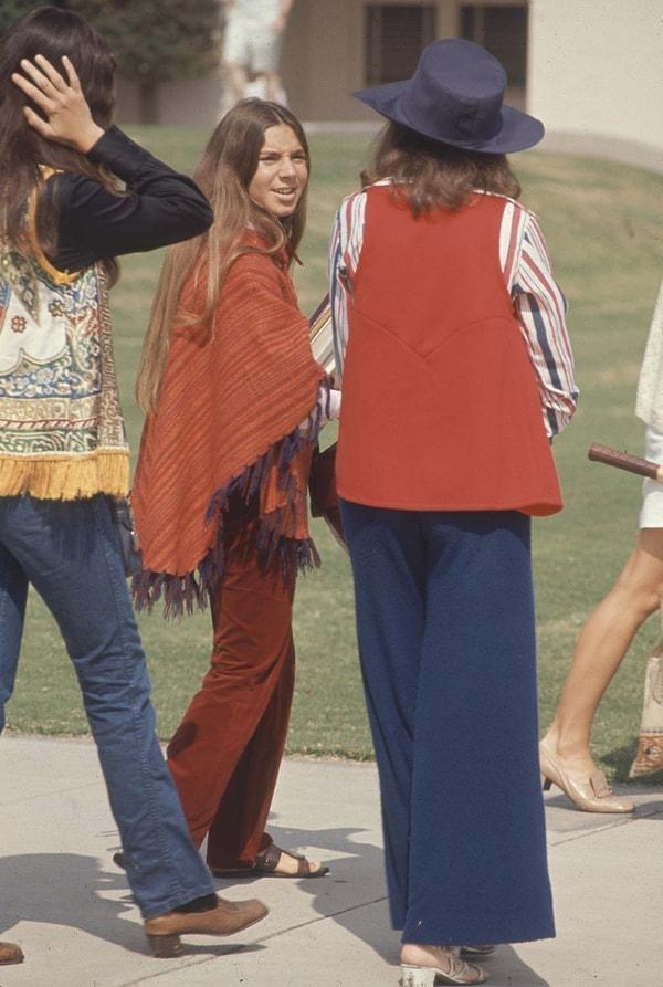 8. Woodside Lisesi'nde hippi modası.