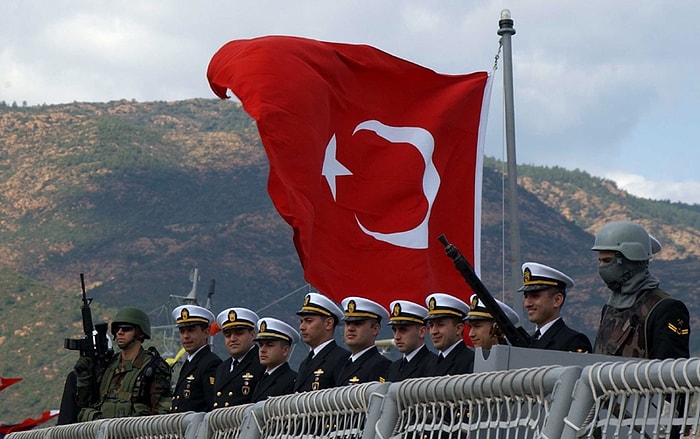 Türk Askerinin Görev Süresi 1 Yıl Daha Uzatıldı