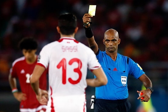 Olay Hakeme 6 Ay Futboldan Men