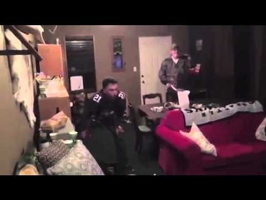 Maçı Kaybedince Televizyona Kafa Atan SeaHawks Taraftarı