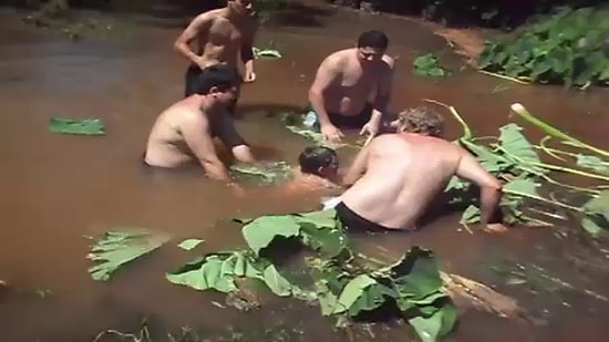 İnsan Yutan Gölet | Korku İçerir