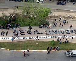 Üniversitelilerin yıllardır mücadele ederek kazandığı birinci öğretimlerde harçların kaldırılması, Tayyip Erdoğan’ın Cumhurbaşkanlığı koltuğuna oturmasıyla değişiyor. YÖK’ün geçirdiği bir yasa ile harçlar 5 bin TL’ye kadar çıkabilecek. Peki üniversiteliler bu hakkı nasıl kazanmıştı?