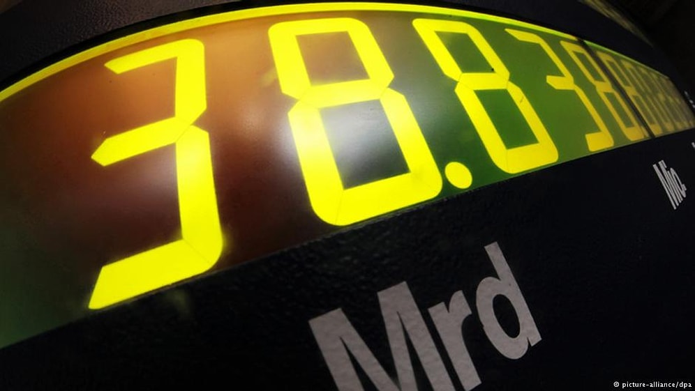 Dünya Borç İçinde Yüzüyor