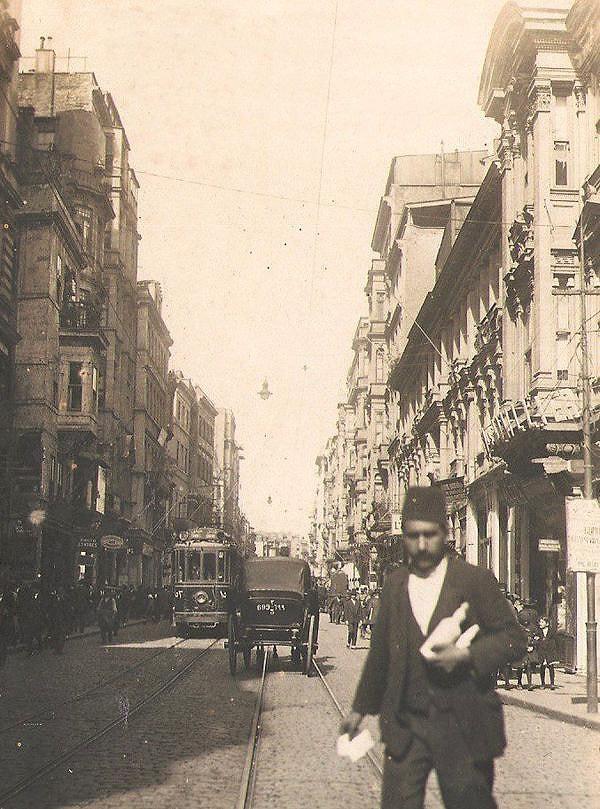 9. İstiklal Caddesi (1920'li yıllar) Beyoğlu