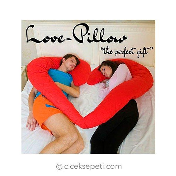 5- Şık Sevgili Yastığı İle Aşkınız Uykuda da Devam Etsin