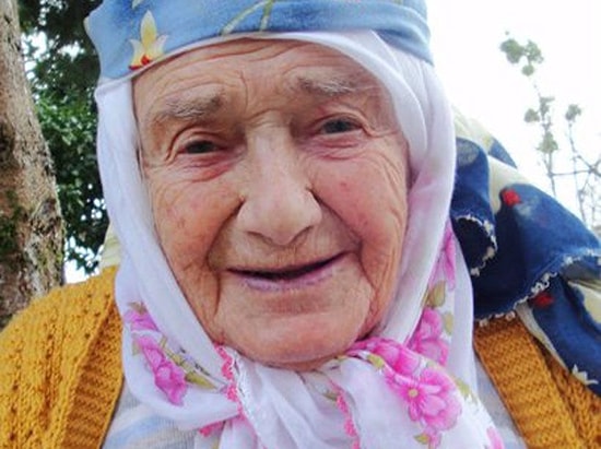 Cihan Alptekin'in Annesi Ayşe Alptekin Yaşama Veda Etti