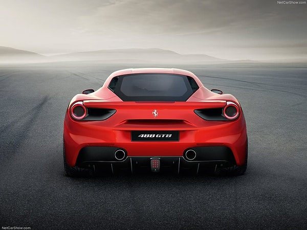 FERRARİ'NİN YENİ MODELİ:488 GTB