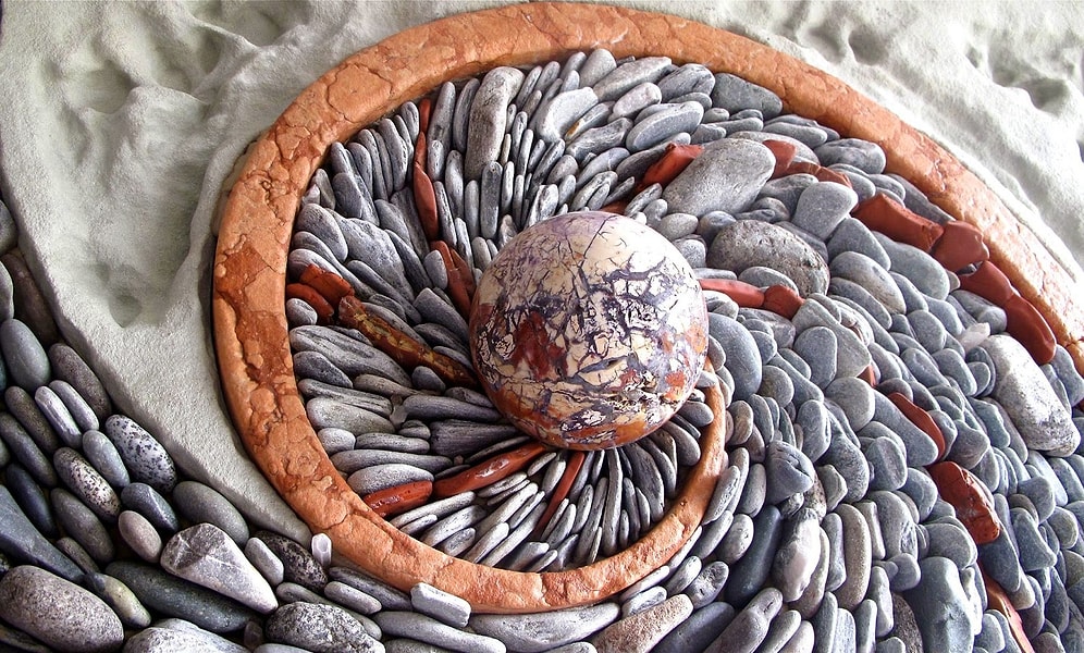 Binlerce Yıllık Taş İşçiliği Sanatının Günümüzde de Ölmediğini İspatlayan 13 Enstalasyon