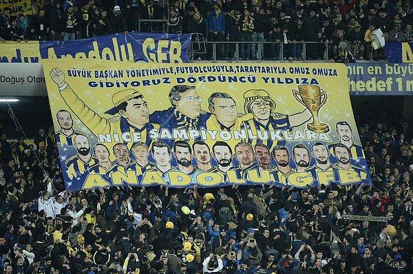 Fenerbahçe taraftarından 'gidiyoruz dördüncü yıldıza' pankartı