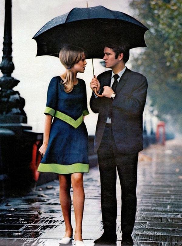 46. Londra yağmuru altında şık bir çift, 1963.