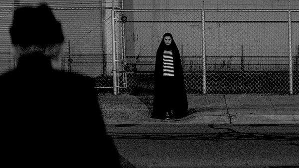 3. A Girl Walks Home Alone At Night | Yönetmen: Ana Lily Amirpour