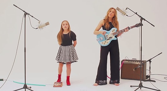 Lennon ve Maisy Kız Kardeşlerden 'Boom Clap' Cover'ı