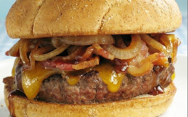 Saygılar: Füme Pastırmalı Cheeseburger
