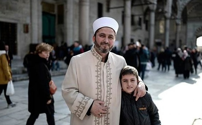 Sultanahmet Camisi'nin İmamından Demba Ba'ya Mesaj