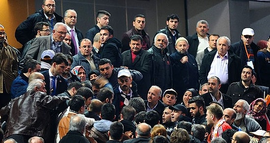 AKP Kongresi'nde Berkin Elvan Pankartı Açanlara Tutuklama