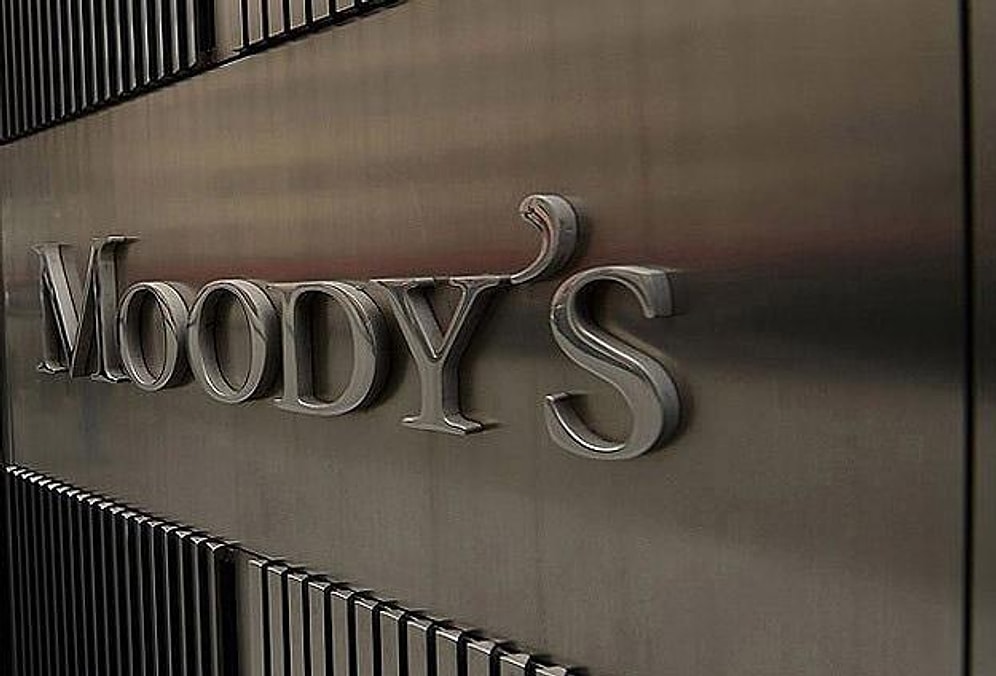 Moody's Yunan Bankalarının Notunu Düşürdü