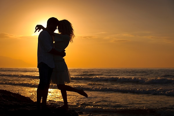 Aşk dendiğinde akla gelen ilk insansın!