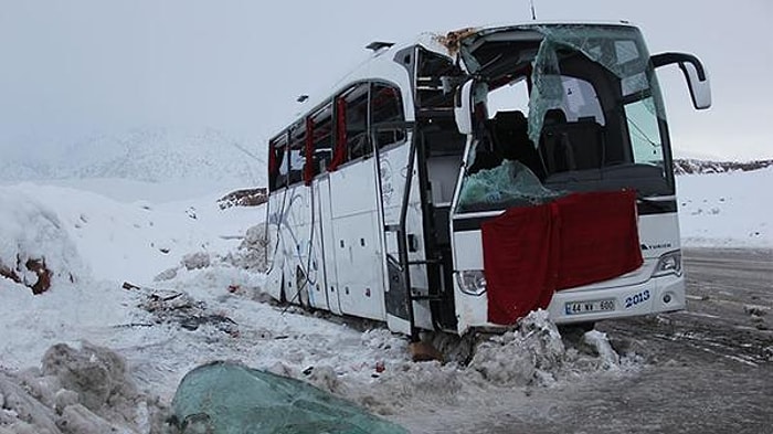 Yolcu Otobüsü Devrildi: 1 Ölü, 15 Yaralı