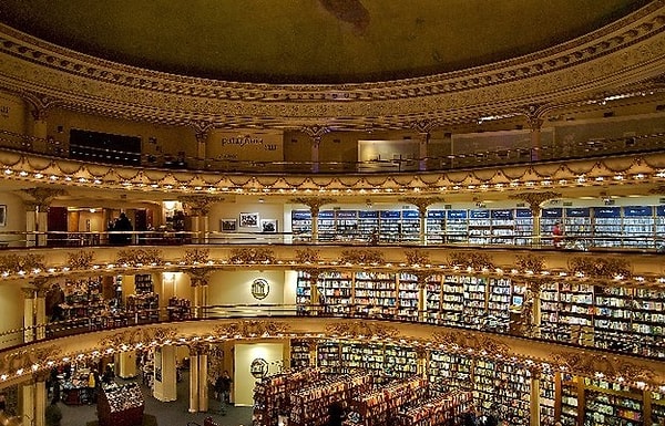 19. El Ateneo Kitapçısı