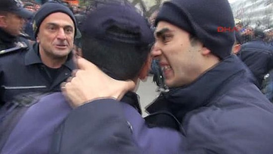 'Sık La Sık' Diyen Çevik Kuvvet Grup Amiri Görevden Uzaklaştırıldı