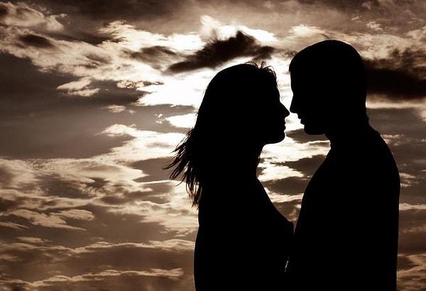 6. Aşık olduğunuz kişiye duyduğunuz hasret aslında gerçek anlamıyla romantik aşktır.