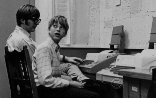 2. İlk bilgisayar programını 13 yaşındayken General Electric markalı bir bilgisayarda yazdı. Program “üç taş” oyunu içindi.