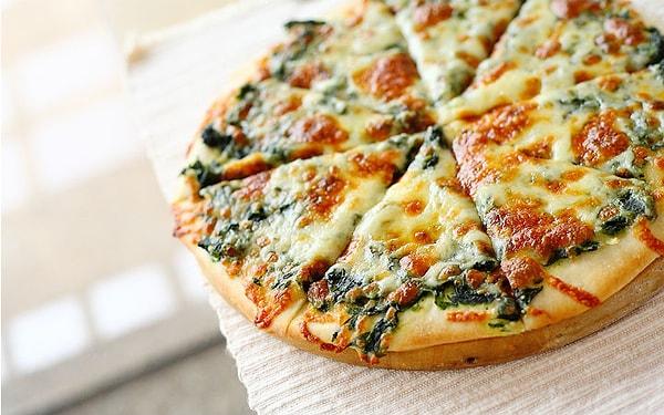 Önyargınızı mutfağa girmeden kenara koyun: Ispanaklı pizza