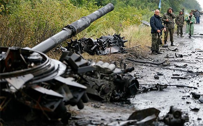 Ukrayna'da Barış Askıda: Debaltsevo Bombalanıyor