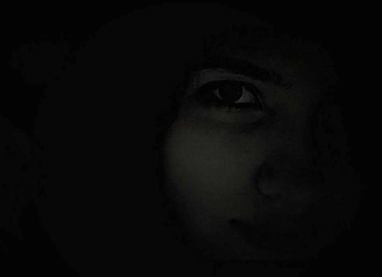 170 Sunucu Özgecan İçin Siyah Giydi