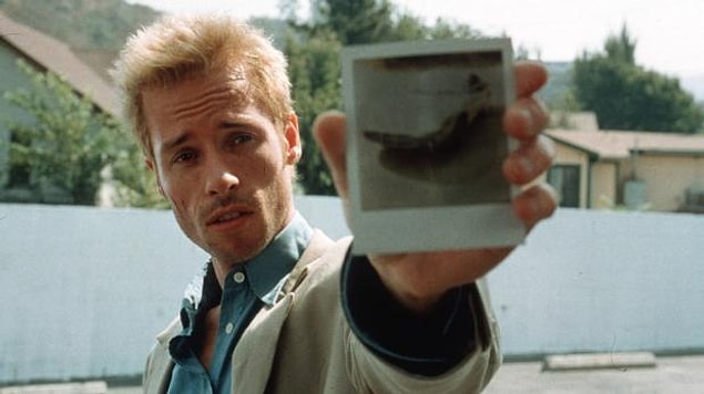 14. Memento (2000, Christopher Nolan)