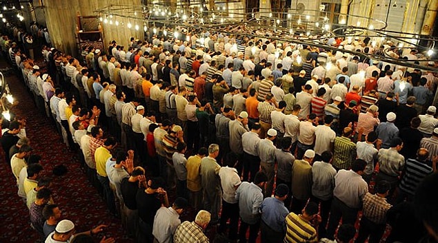 8. "Türkler dincidir ve hatta yobazdır."